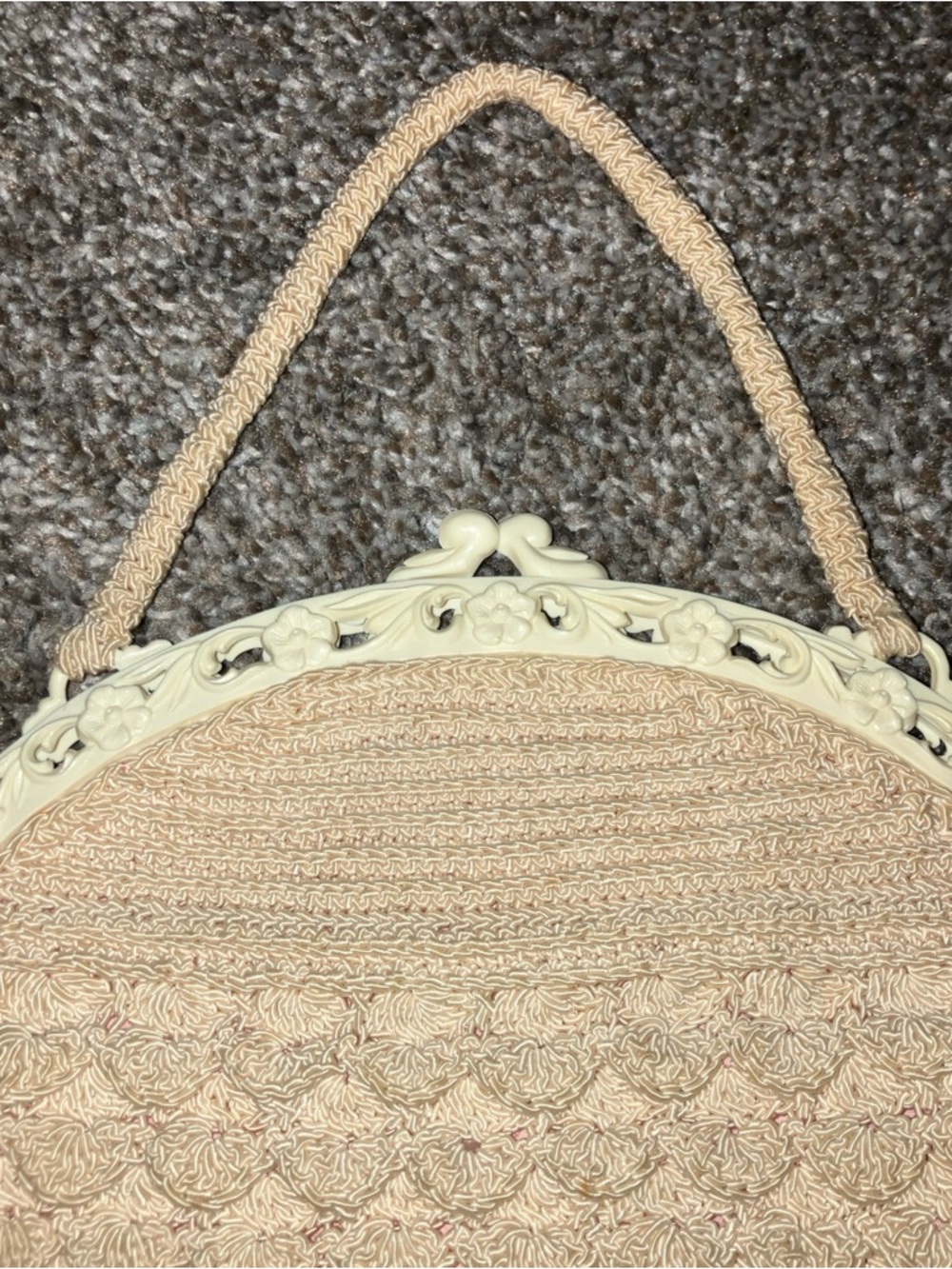 Popcorn Stitch Scalloped Crochet Top-Handle Bag In Light Beige Celluloid Trim - Picture 4 of 8
